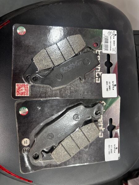 SUZUKİ DL 650-1000 ÖN FREN BALATA TAKIMI BRENTA