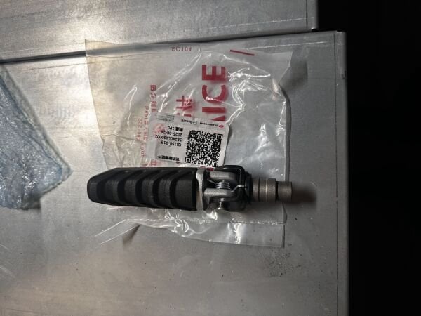 Benelli 125 S Sol Ayak Basamak