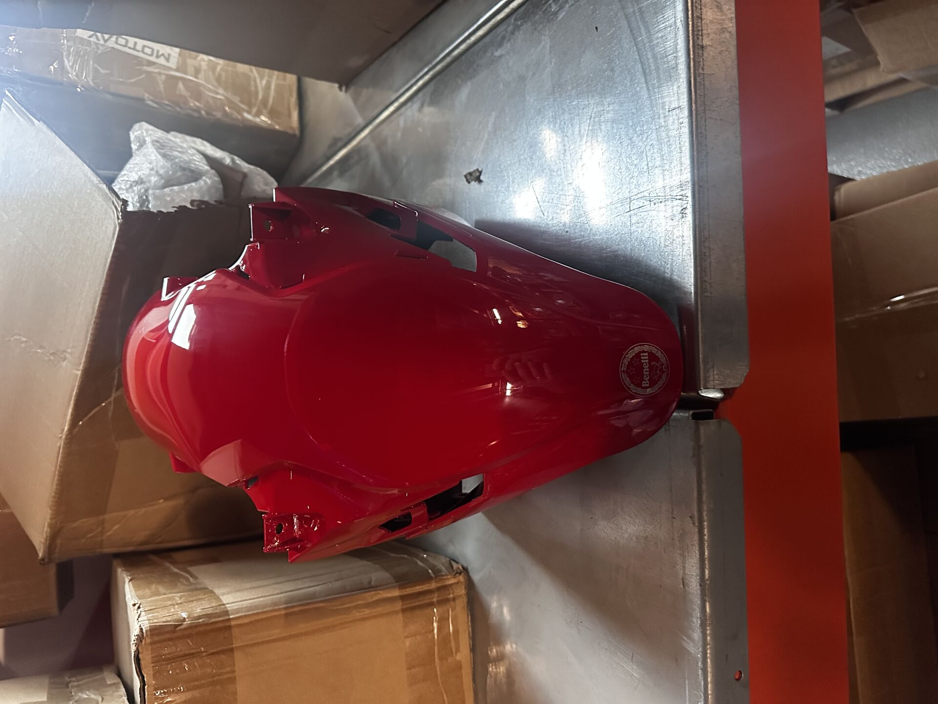 Benelli 125 S ön Çamurluk Kırmızı