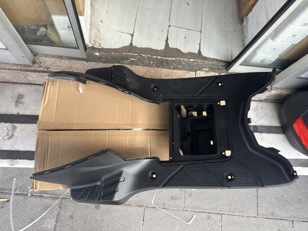 Sym 125 orbit 2 Ayak Basamak Plastiği
